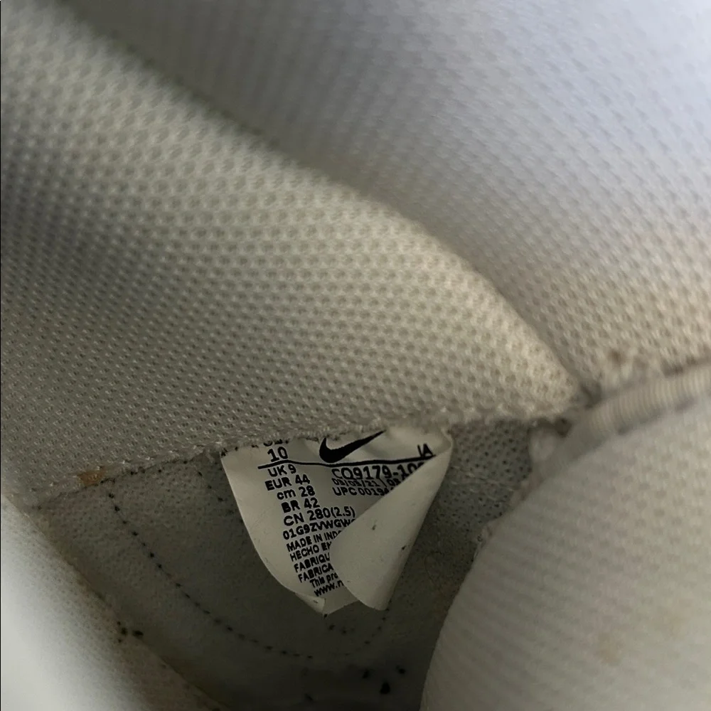 Nike Men's White and Black Sneakers